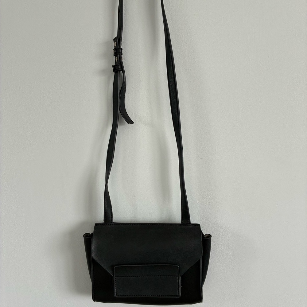 Sleek Black Crossbody Bag